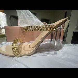 Glaze NUDE 8 1/2 clear chunky heels